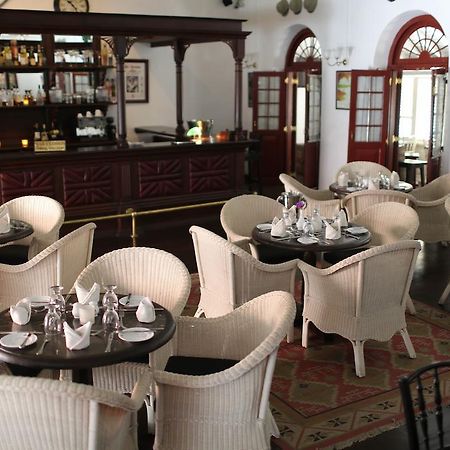 Royal Bar & Hotel Kandy Exterior foto