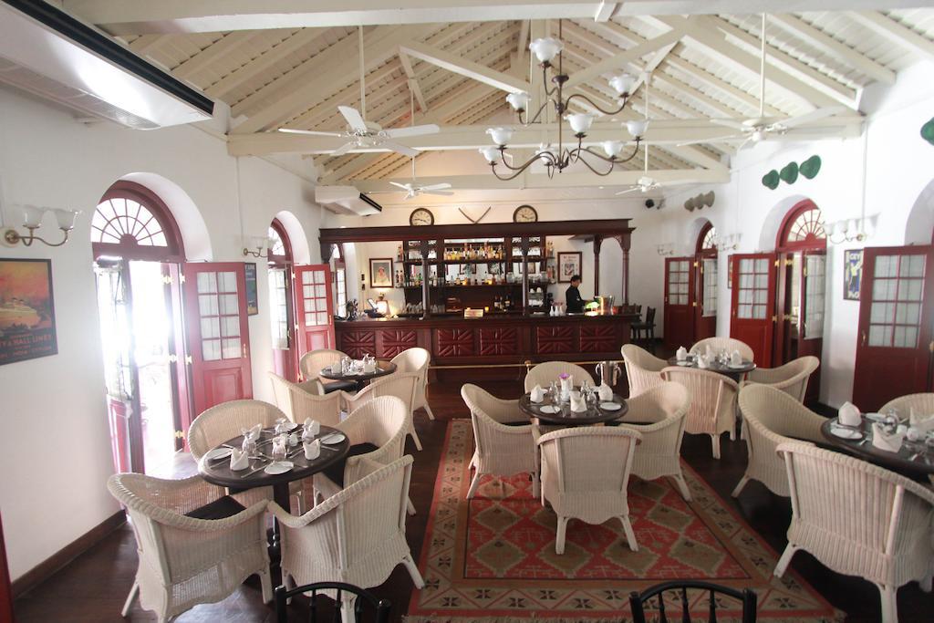 Royal Bar & Hotel Kandy Exterior foto