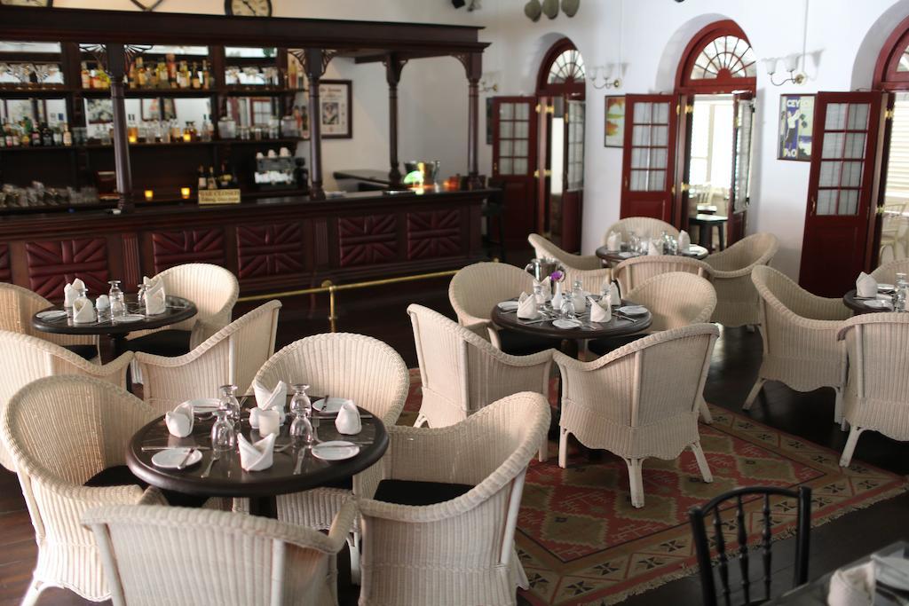 Royal Bar & Hotel Kandy Exterior foto